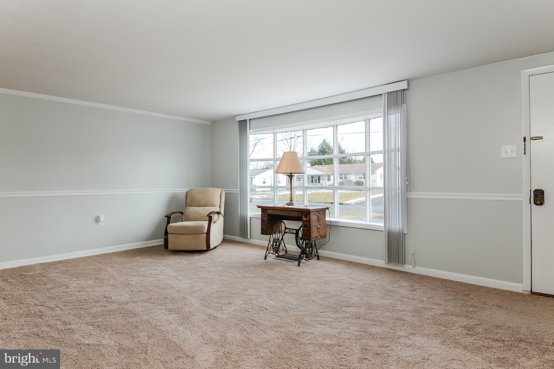 824 Roger Road Warminster, PA 18974 - Photo 4 of 26 Gallery Image 4