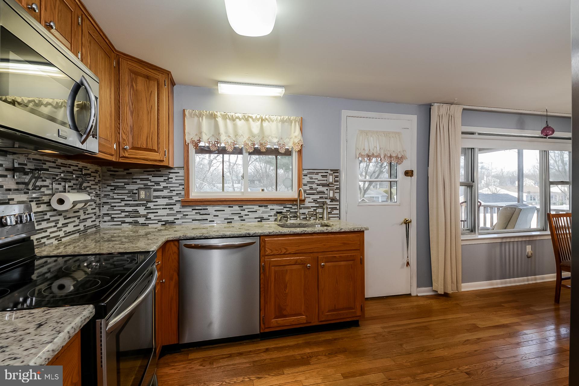824 Roger Road Warminster, PA 18974 - Photo 9 of 26 Gallery Image 9