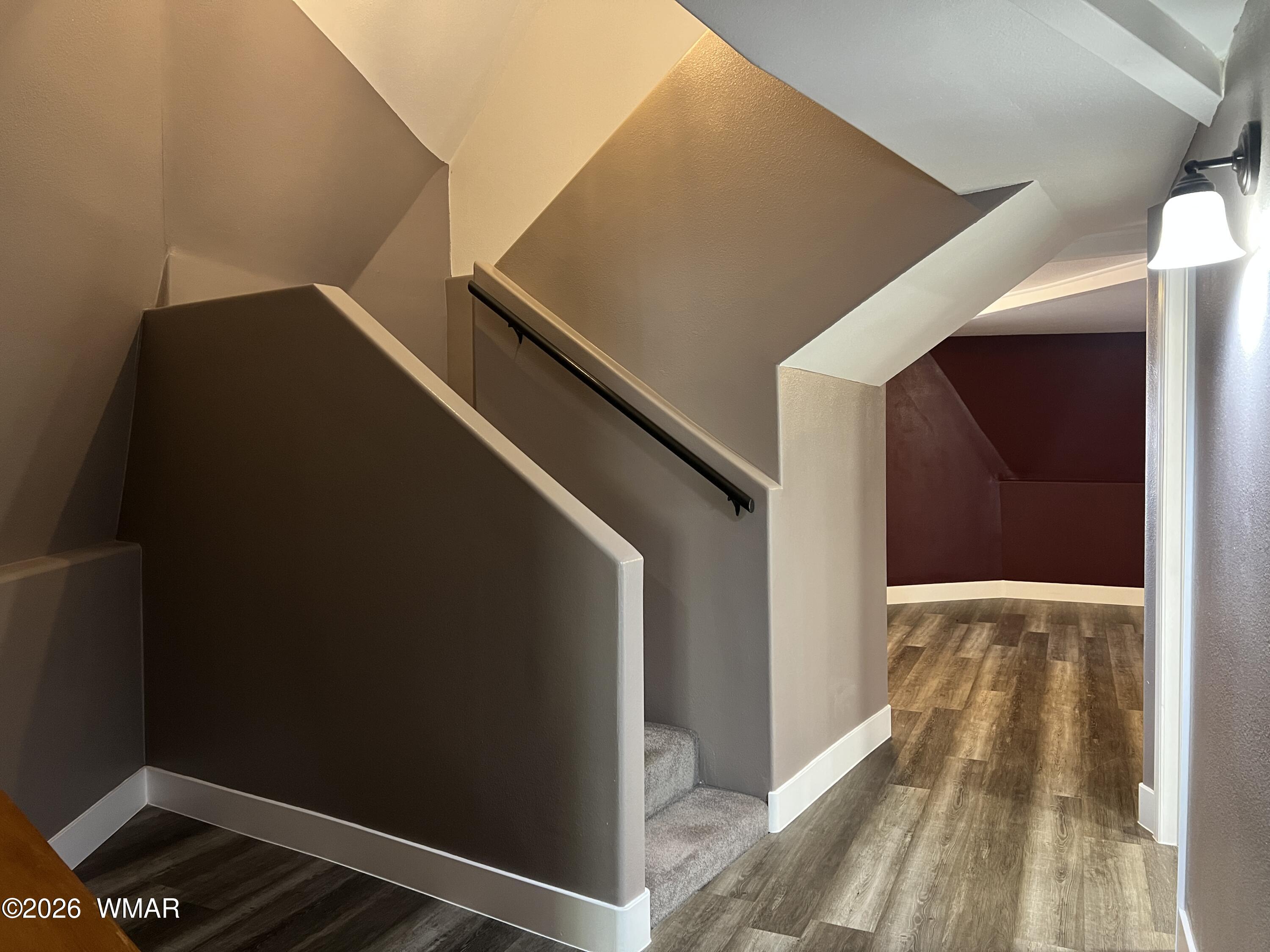 689 Old Woodruff Road Snowflake, AZ 85937 - Photo 9 of 40 Stair case/looking into living room