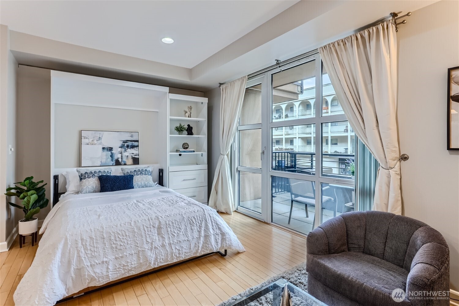 10047 Main Street, Unit 206 Bellevue, WA 98004 - Photo 8 of 12