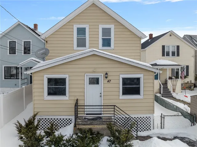 $850,000 | 47 Cedar Avenue, Portsmouth, RI 02871