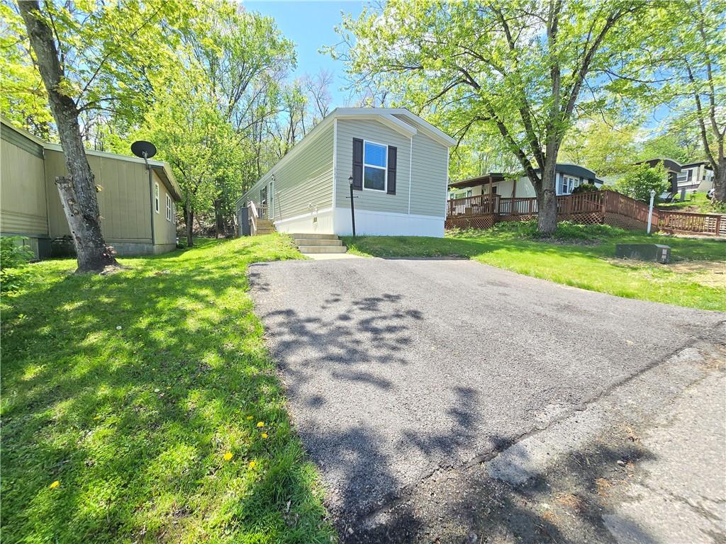 623 Falls Church Road Imperial, PA 15126 - Photo 2 of 30