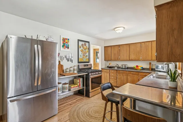 $385,000 | 711 Grandview Avenue West, Roseville, MN 55113