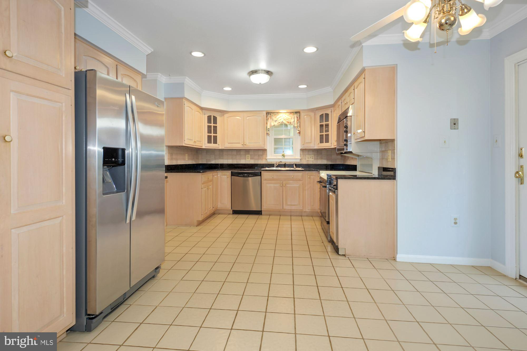 2741 Hill Road Vienna, VA 22181 - Photo 18 of 63 Kitchen