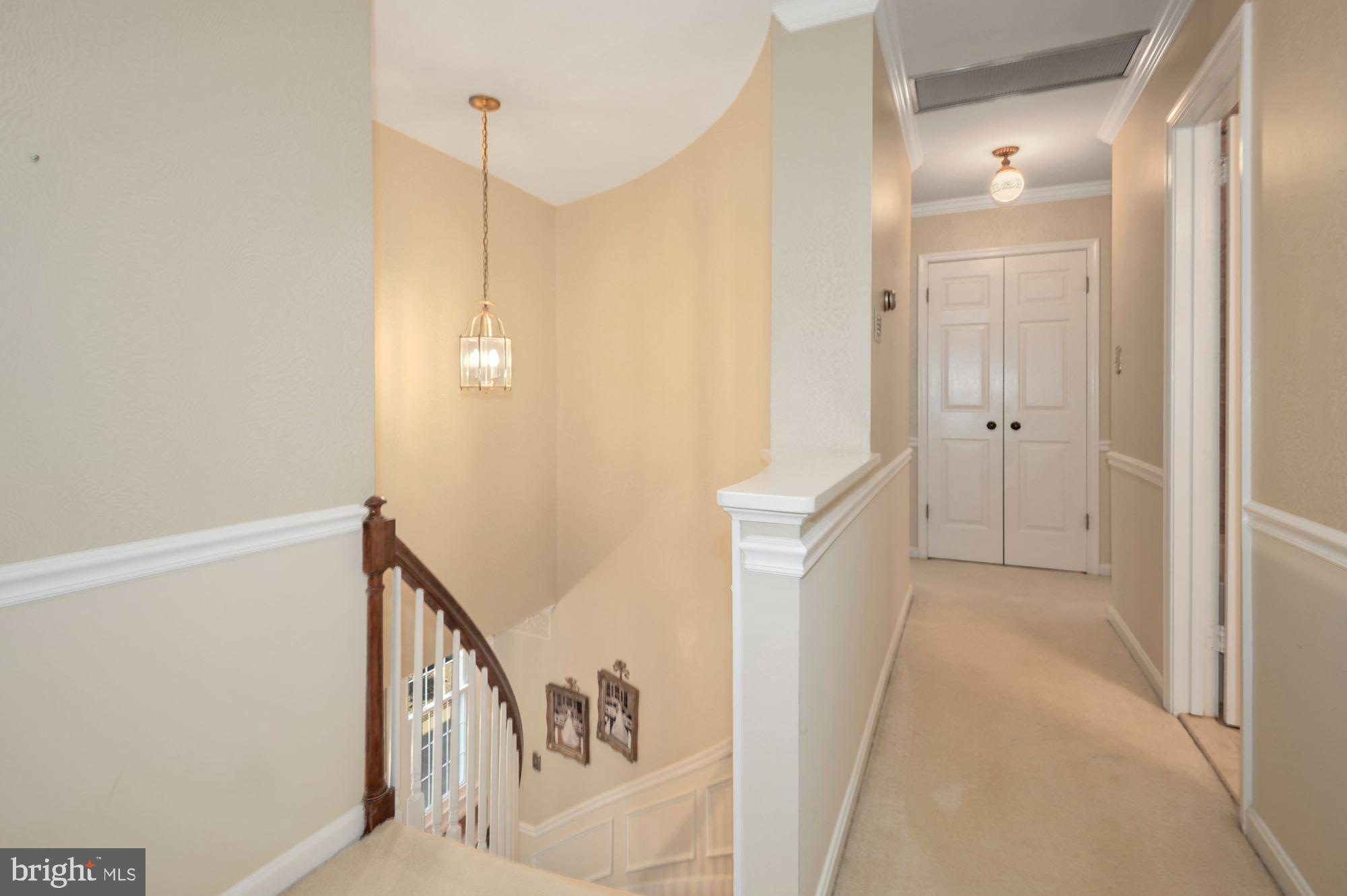 2741 Hill Road Vienna, VA 22181 - Photo 33 of 63 Upper level hallway
