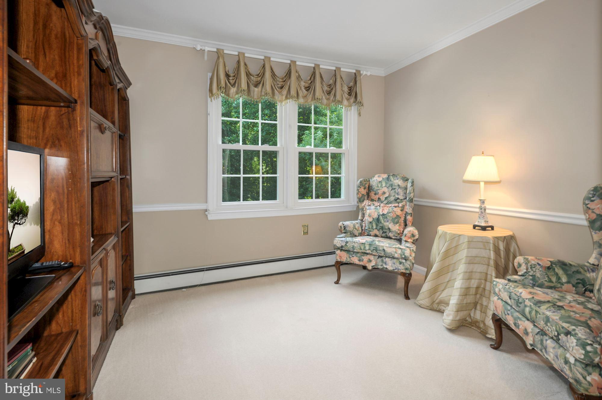 2741 Hill Road Vienna, VA 22181 - Photo 35 of 63 Primary bedroom sitting room
