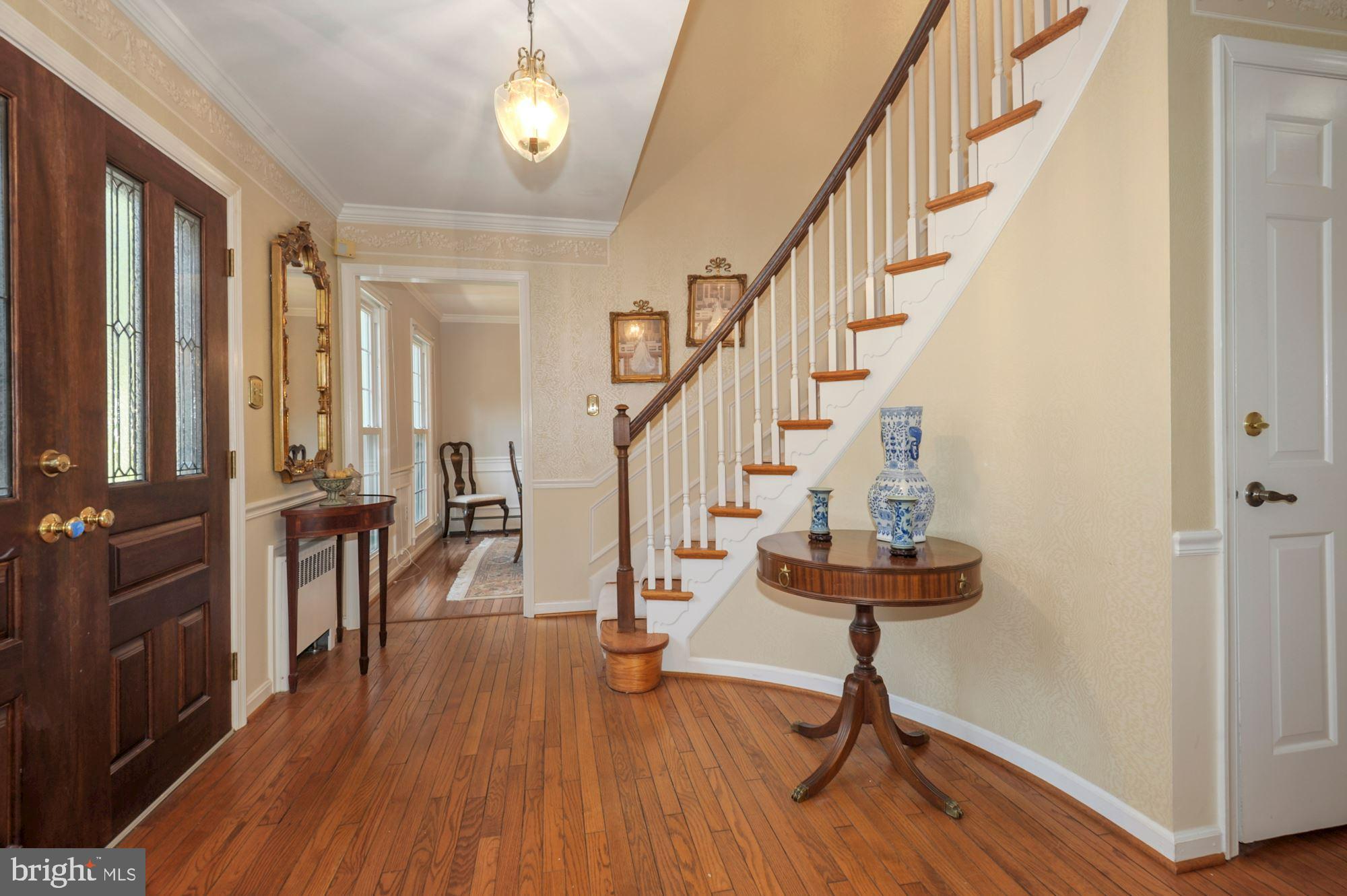 2741 Hill Road Vienna, VA 22181 - Photo 9 of 63 Curved staircase