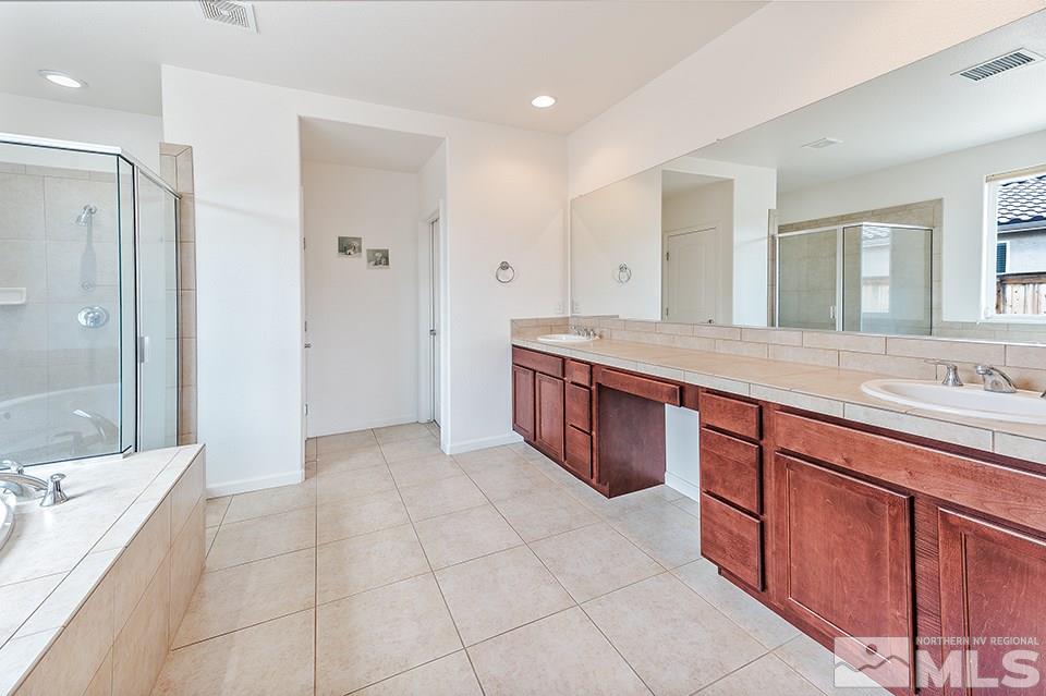 9885 Kerrydale Court Reno, NV 89521 - Photo 8 of 21 Photo 8