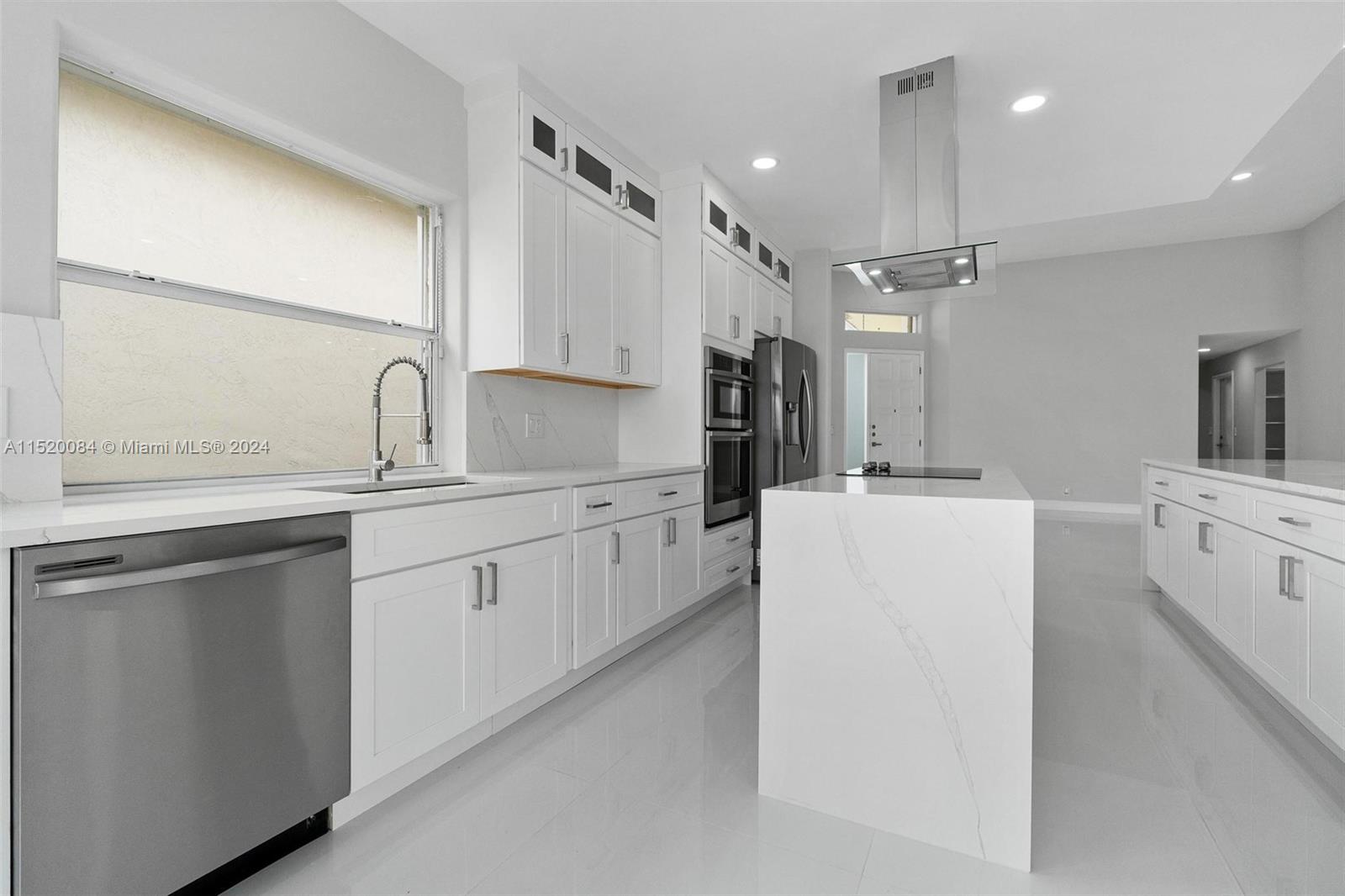 7973 Travelers Tree Drive Boca Raton, FL 33433 - Photo 12 of 46 Gallery Image 12