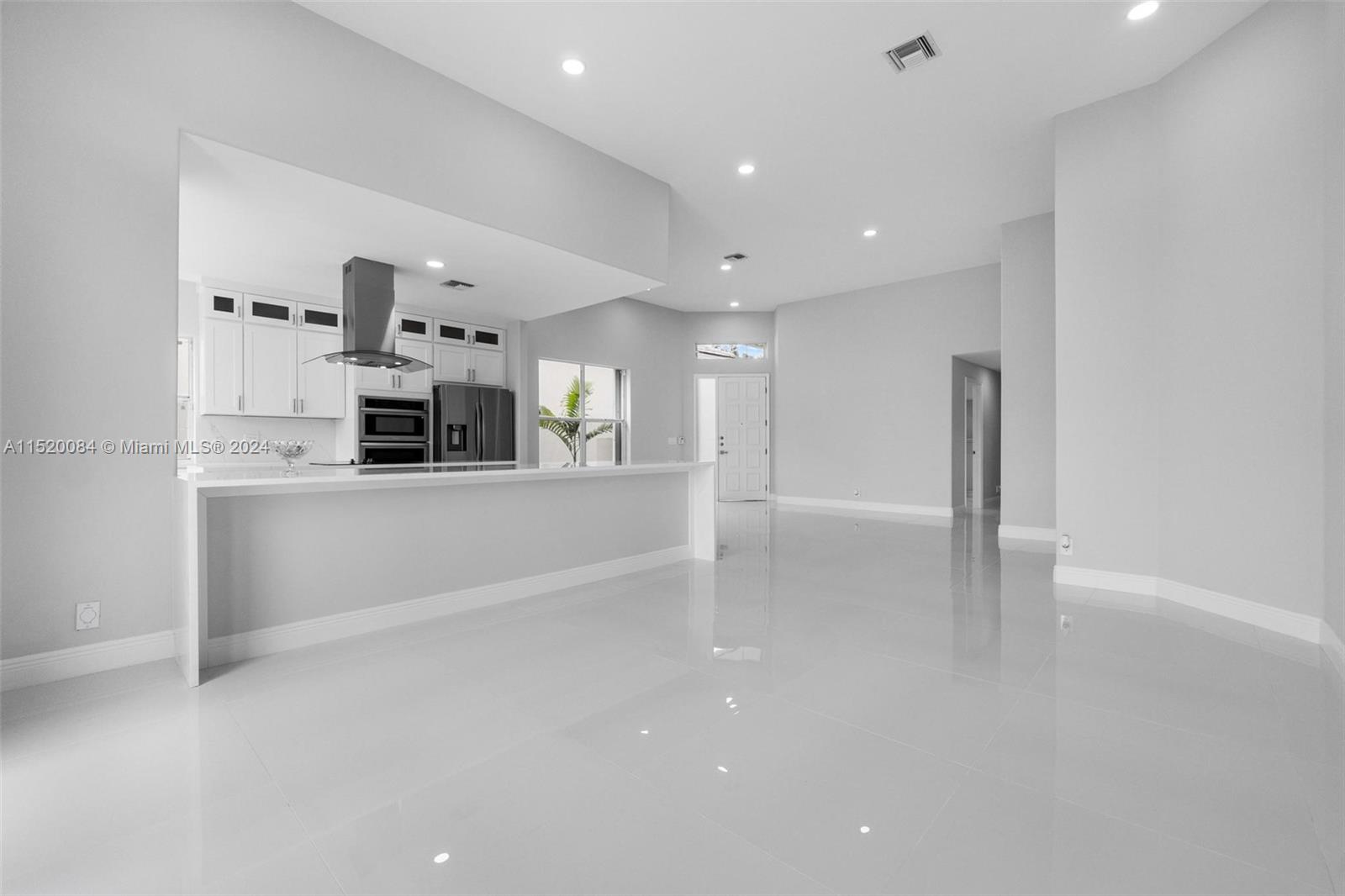 7973 Travelers Tree Drive Boca Raton, FL 33433 - Photo 14 of 46 Gallery Image 14