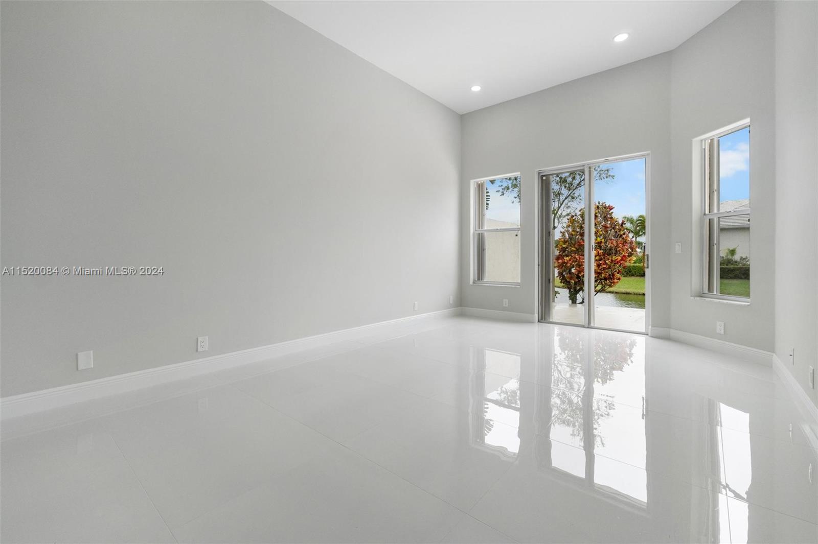 7973 Travelers Tree Drive Boca Raton, FL 33433 - Photo 17 of 46 Gallery Image 17