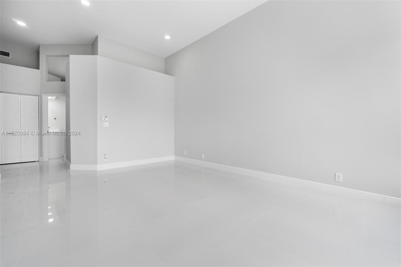 7973 Travelers Tree Drive Boca Raton, FL 33433 - Photo 18 of 46 Gallery Image 18