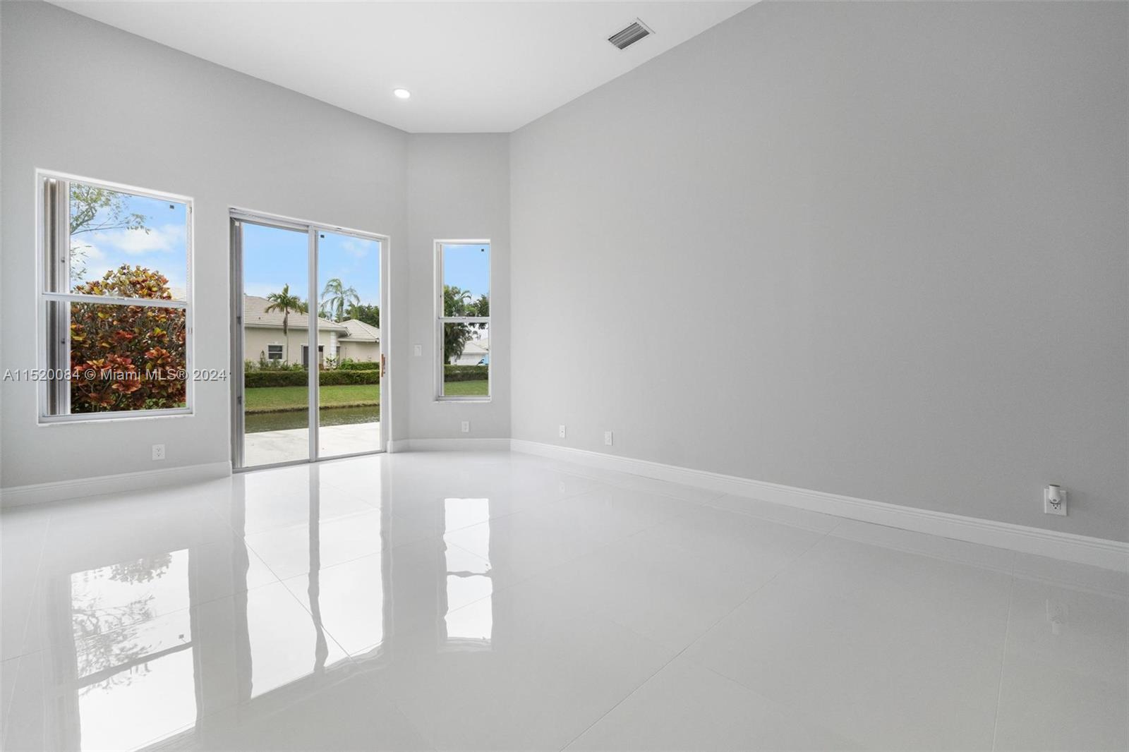 7973 Travelers Tree Drive Boca Raton, FL 33433 - Photo 19 of 46 Gallery Image 19