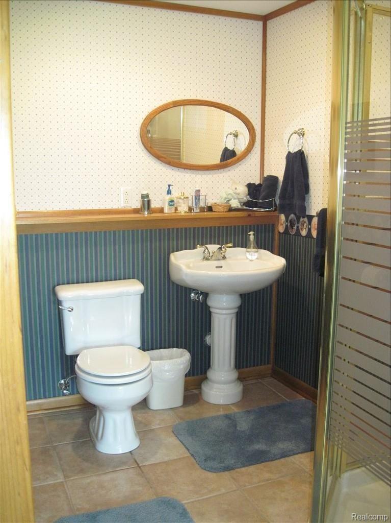 7368 Lobdell Road Linden, MI 48451 - Photo 16 of 19 Bath3