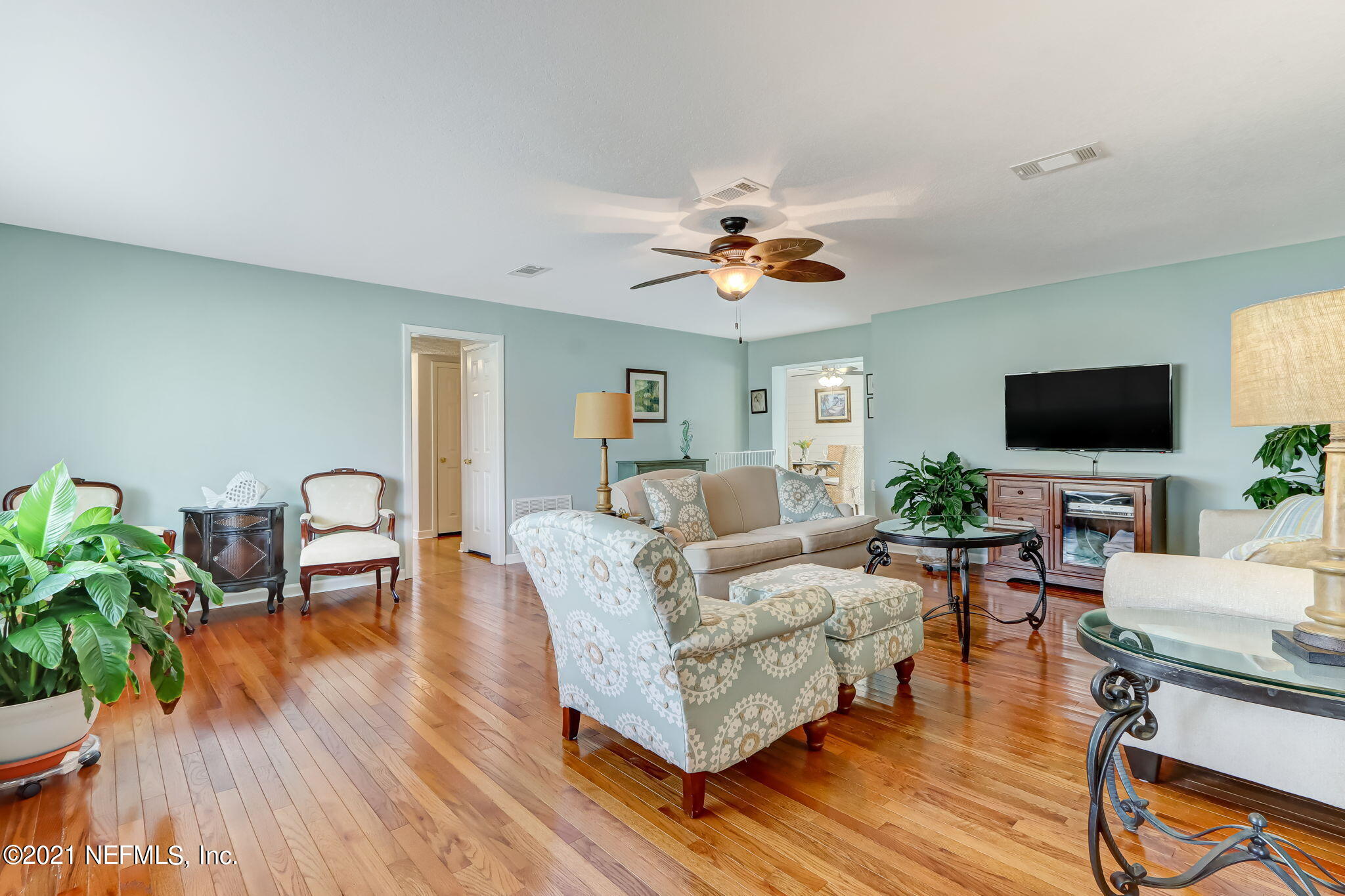2038 W Road Jacksonville, FL 32216 - Photo 7 of 44 living area