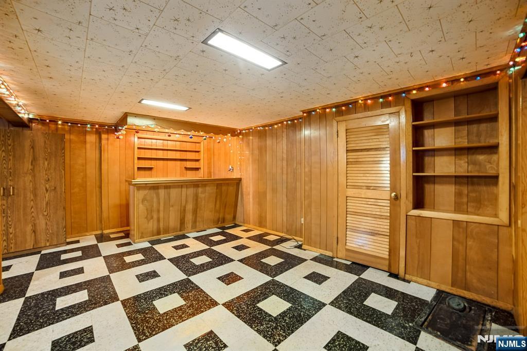 28 Pikeview Terrace Secaucus, NJ 07094 - Photo 12 of 15