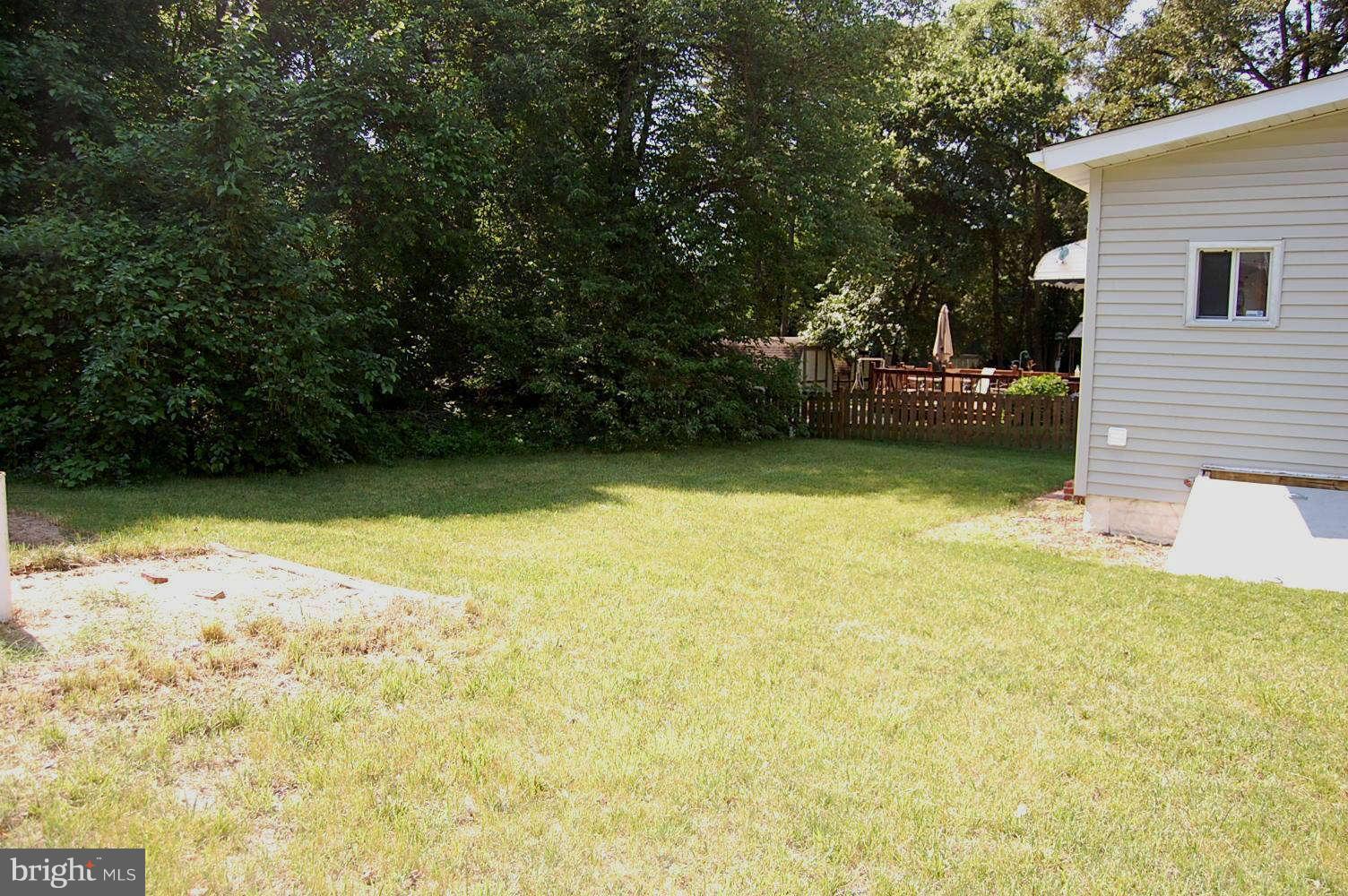 7811 Redwood Tree Road Severn, MD 21144 - Photo 13 of 15 Back yard