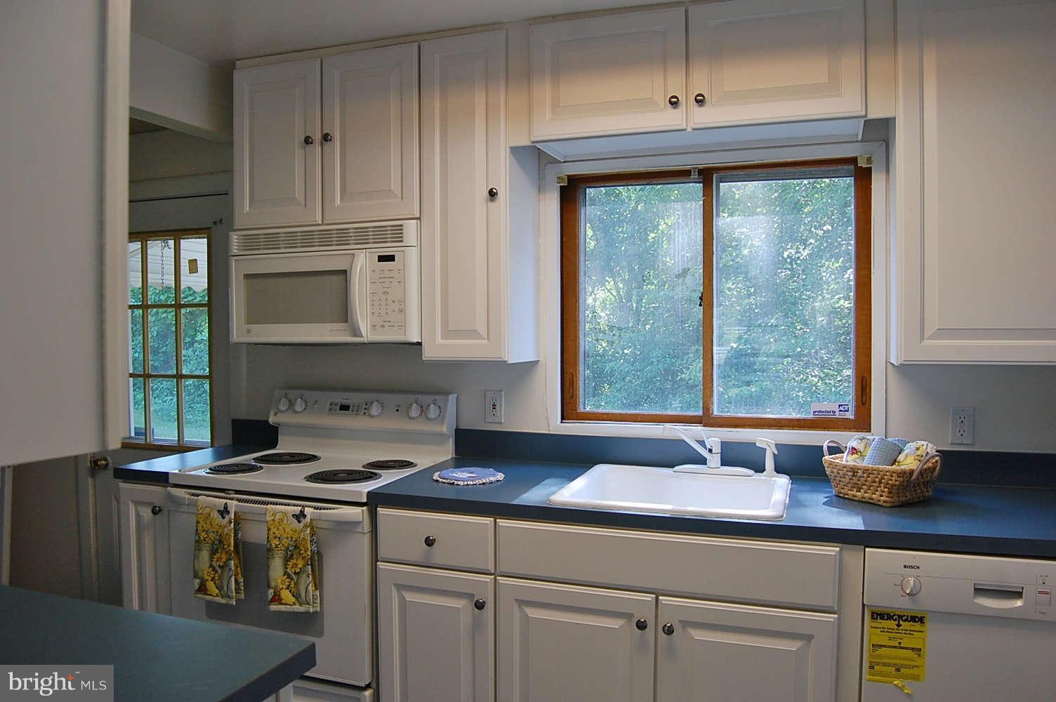 7811 Redwood Tree Road Severn, MD 21144 - Photo 6 of 15 Kitchen