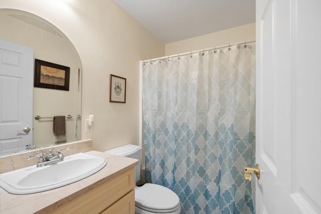 196 Main Street, Unit 1 Gloucester, MA 01930 - Photo 22 of 36