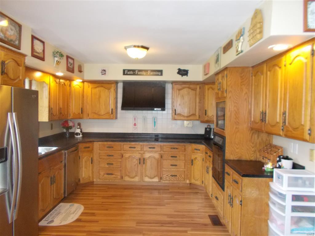 10574 Country Club Road Sparta, IL 62286 - Photo 4 of 26 Gallery Image 4