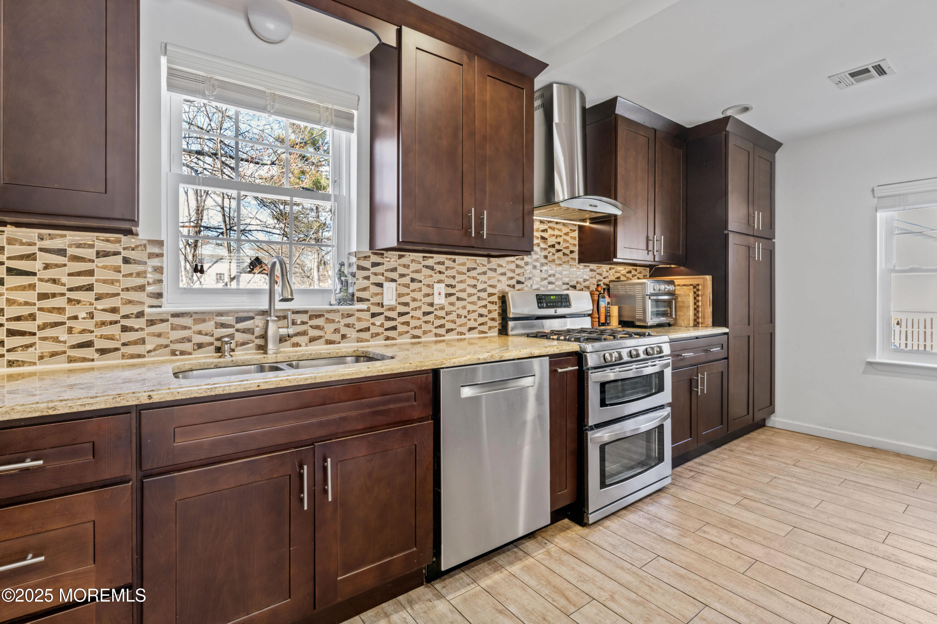282 Mercer Street Stirling, NJ 07980 - Photo 16 of 38 print_quality-_HOM7602