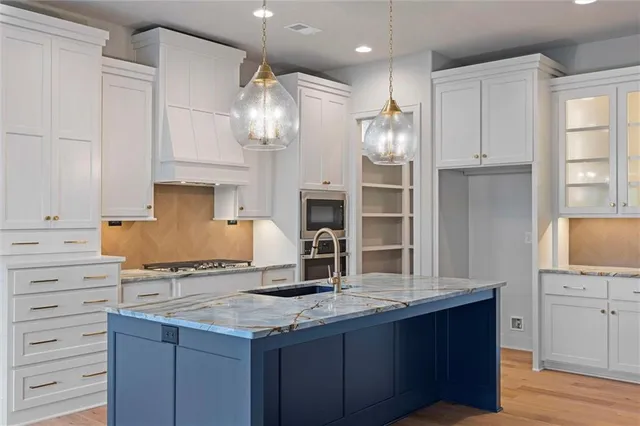 $999,900 | 8013 Payne Street, Shawnee, KS 66218