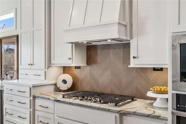 $999,900 | 8013 Payne Street, Shawnee, KS 66218