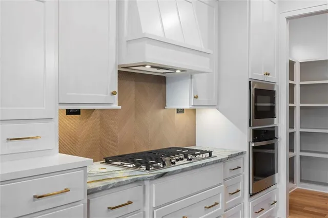 $999,900 | 8013 Payne Street, Shawnee, KS 66218