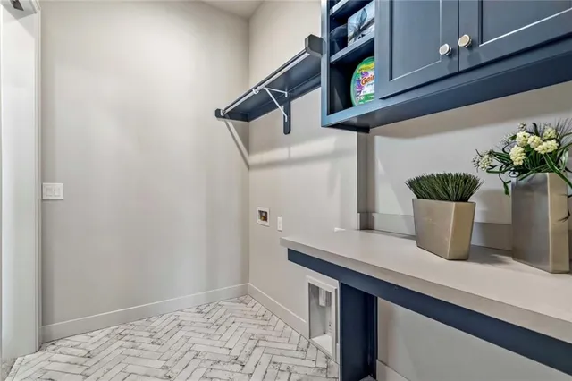 $999,900 | 8013 Payne Street, Shawnee, KS 66218