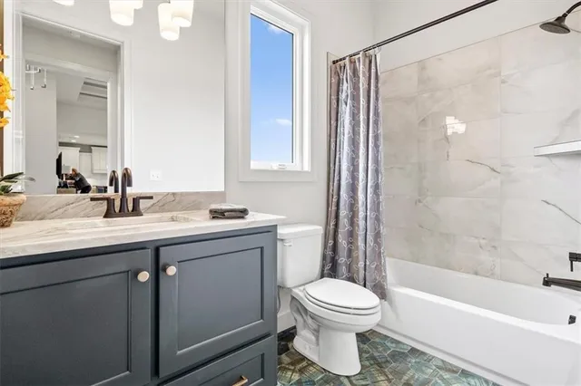 $999,900 | 8013 Payne Street, Shawnee, KS 66218