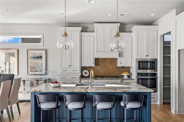 $999,900 | 8013 Payne Street, Shawnee, KS 66218