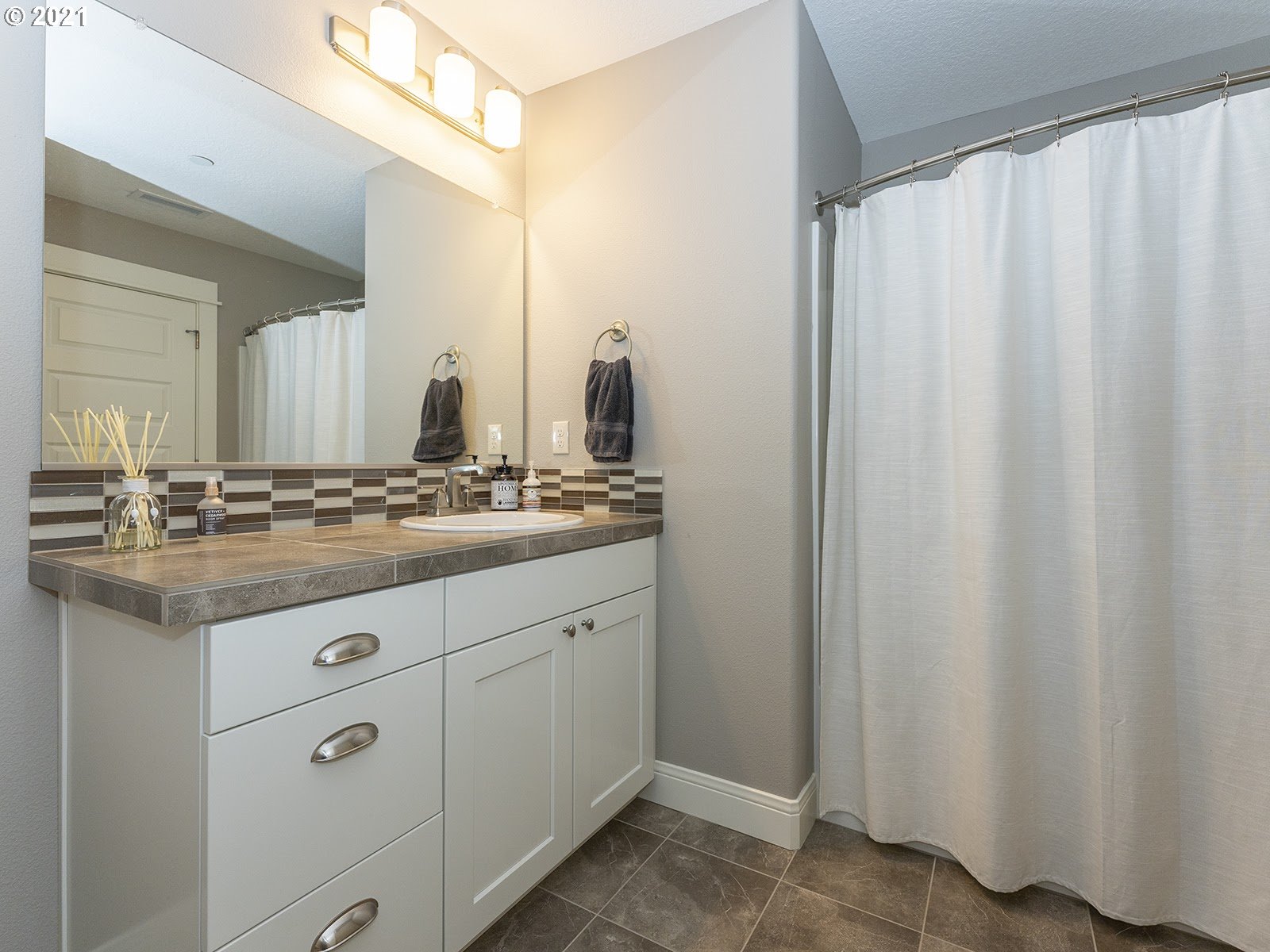 18267 Southwest Courtney Road Sherwood, OR 97140 - Photo 24 of 32 Gallery Image 24