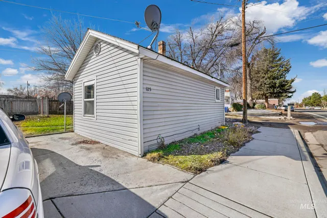 $500,000 | 125 Shoup Avenue West, Twin Falls, ID 83301