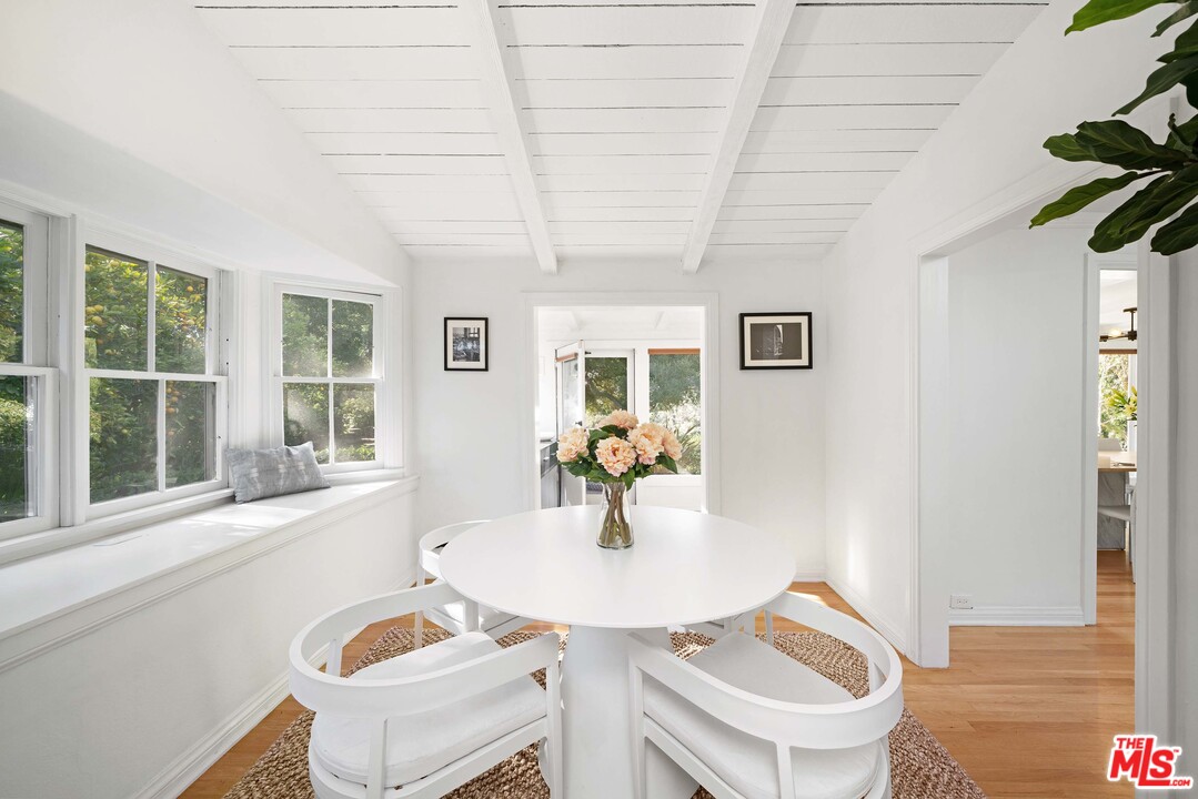 21528 Entrada Road Topanga, CA 90290 - Photo 14 of 49 Gallery Image 14
