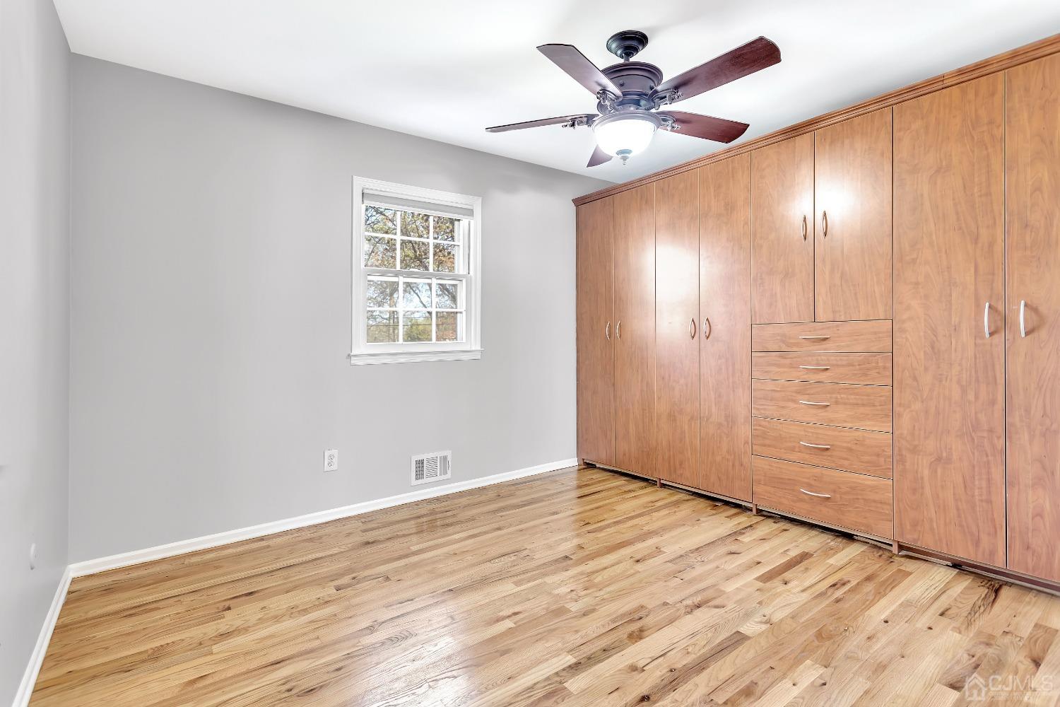 17 Hilltop Road Edison, NJ 08820 - Photo 12 of 17 Gallery Image 12