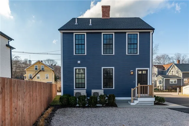 $409,900 | 32 Exchange Street, Unit 1B, East Greenwich, RI 02818