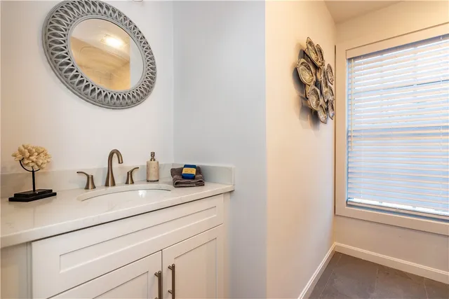 $409,900 | 32 Exchange Street, Unit 1B, East Greenwich, RI 02818