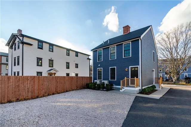 $409,900 | 32 Exchange Street, Unit 1B, East Greenwich, RI 02818