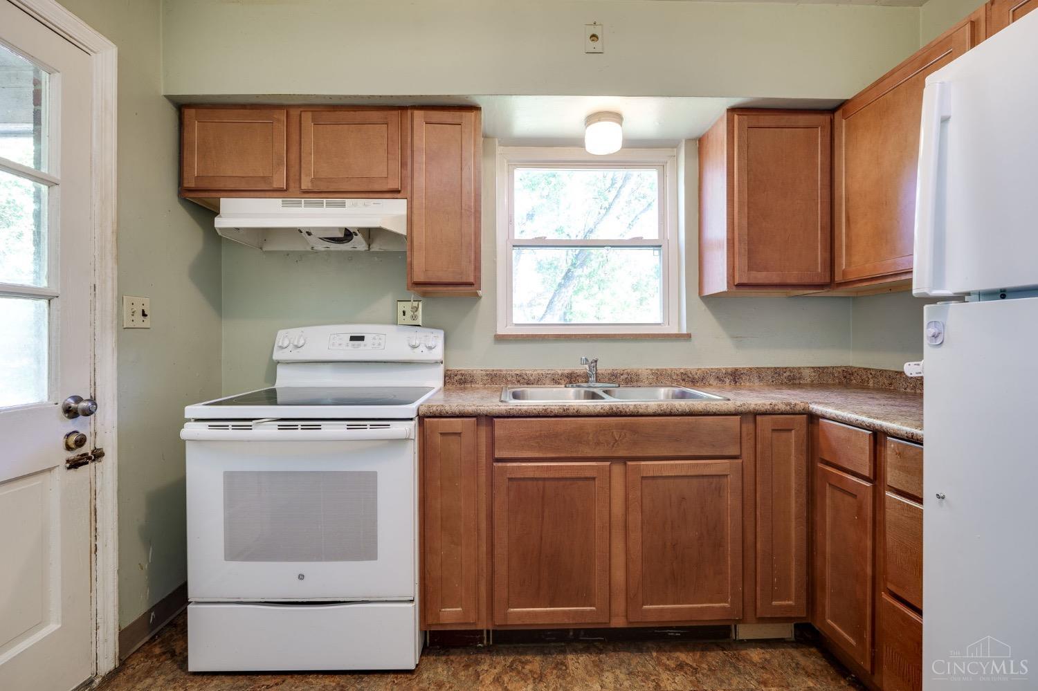 8238 Forest Road Cincinnati, OH 45255 - Photo 13 of 36