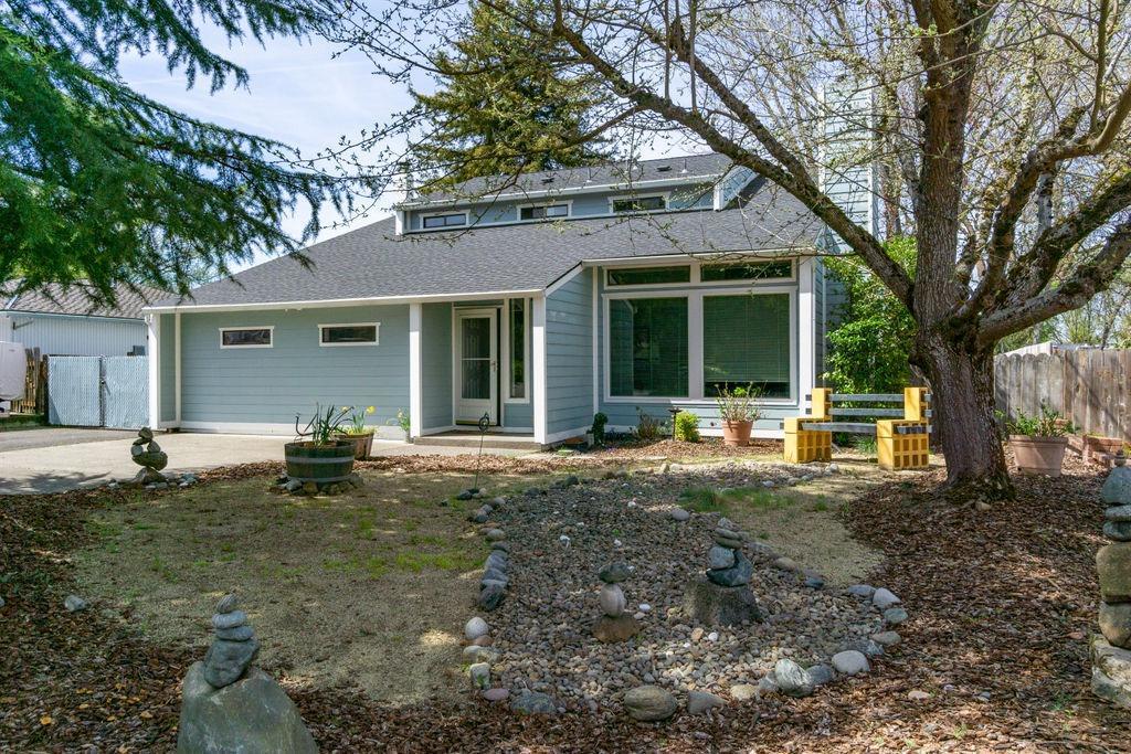 2777 Aldersgate Road Medford, OR 97504 - Photo 1 of 30 Primary Photo