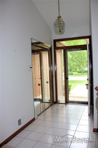 1139 Bluebird Drive Rochester, MI 48307 - Photo 5 of 17 31151660-4.JPG