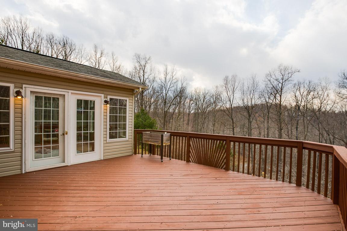 2841 Thornbrook Road Ellicott City, MD 21042 - Photo 26 of 29 Exterior (Rear)