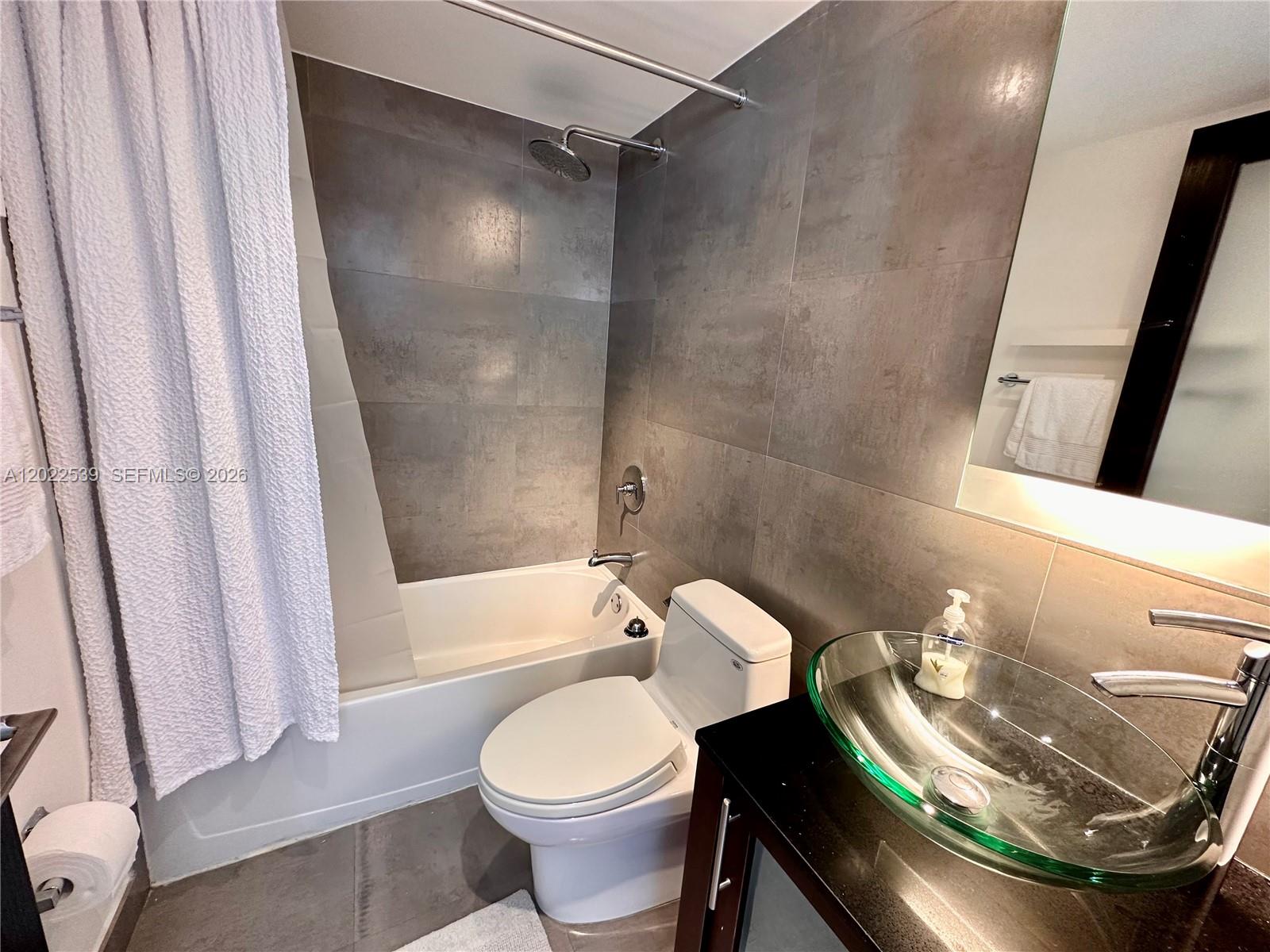 1500 Bay Road, Unit 1114S Miami Beach, FL 33139 - Photo 17 of 29