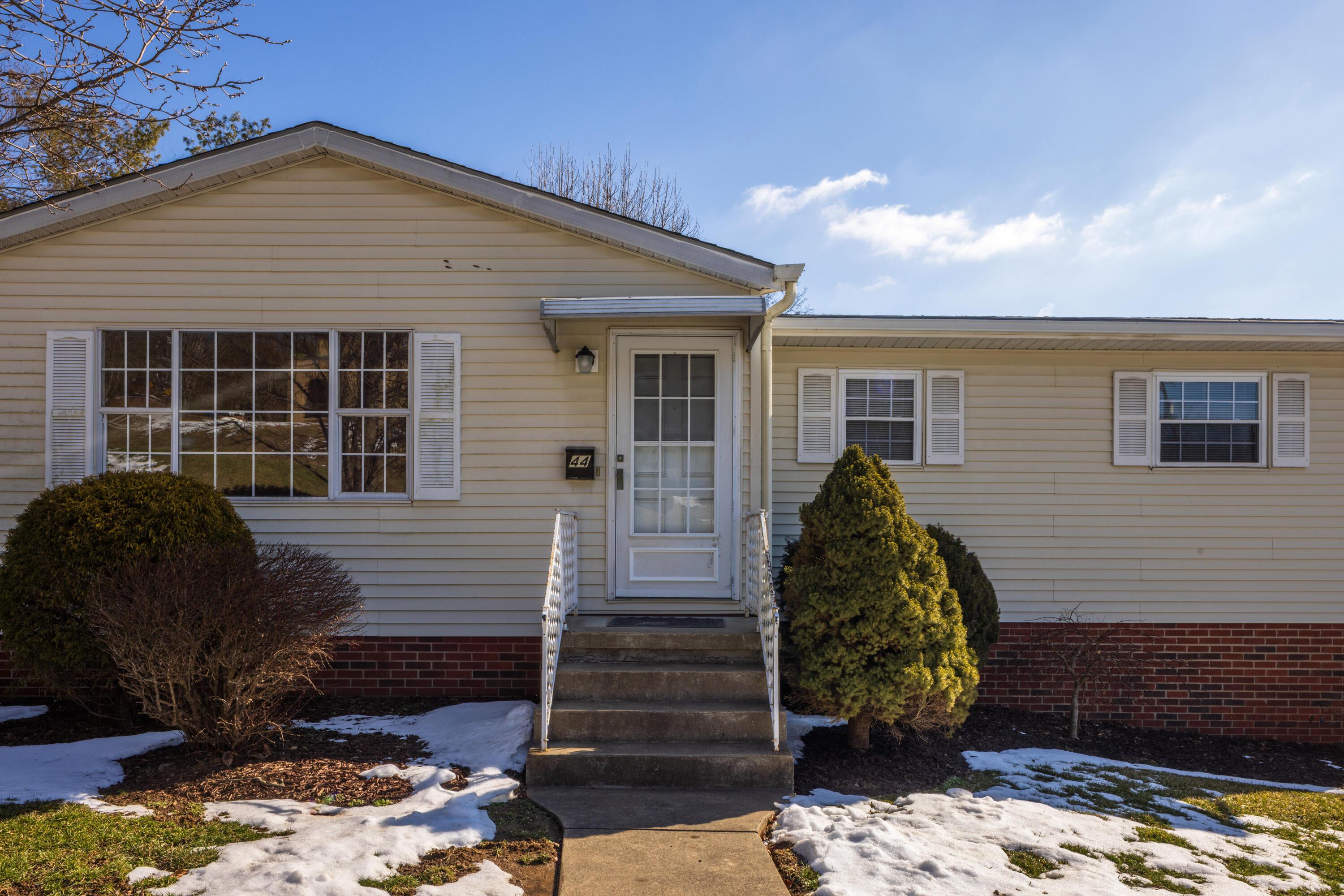 44 Strathmore Boulevard Athens, OH 45701 - Photo 4 of 54 JZP_44StrathmoreBlvd_003