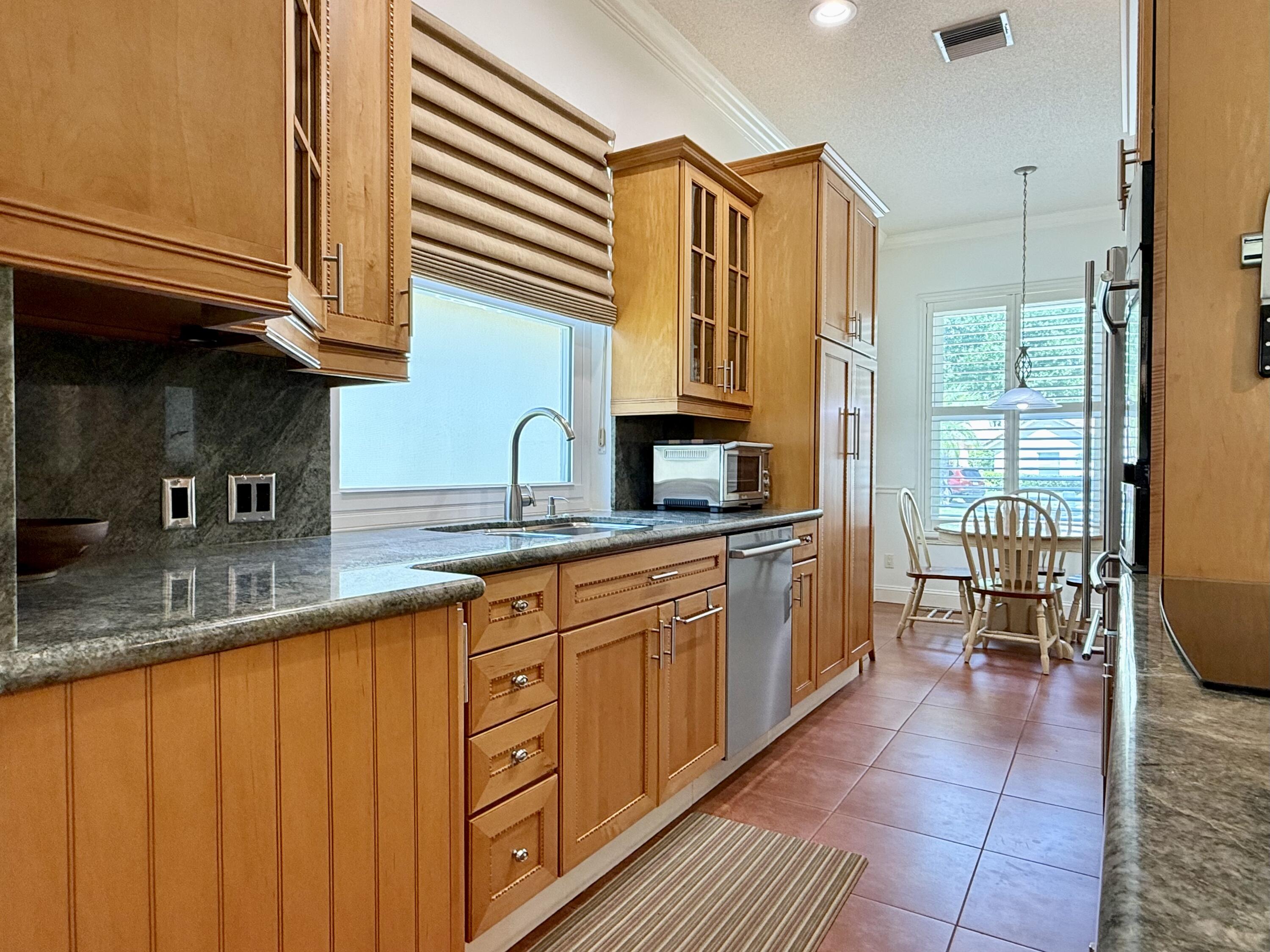 187 Hampton Circle Jupiter, FL 33458 - Photo 20 of 80 Kitchen