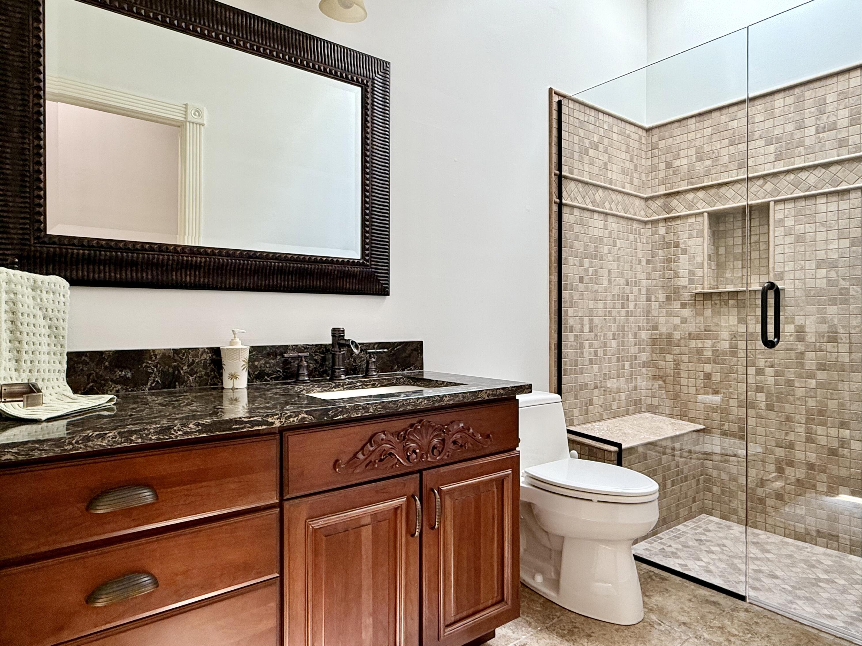 187 Hampton Circle Jupiter, FL 33458 - Photo 45 of 80 Bathroom 2