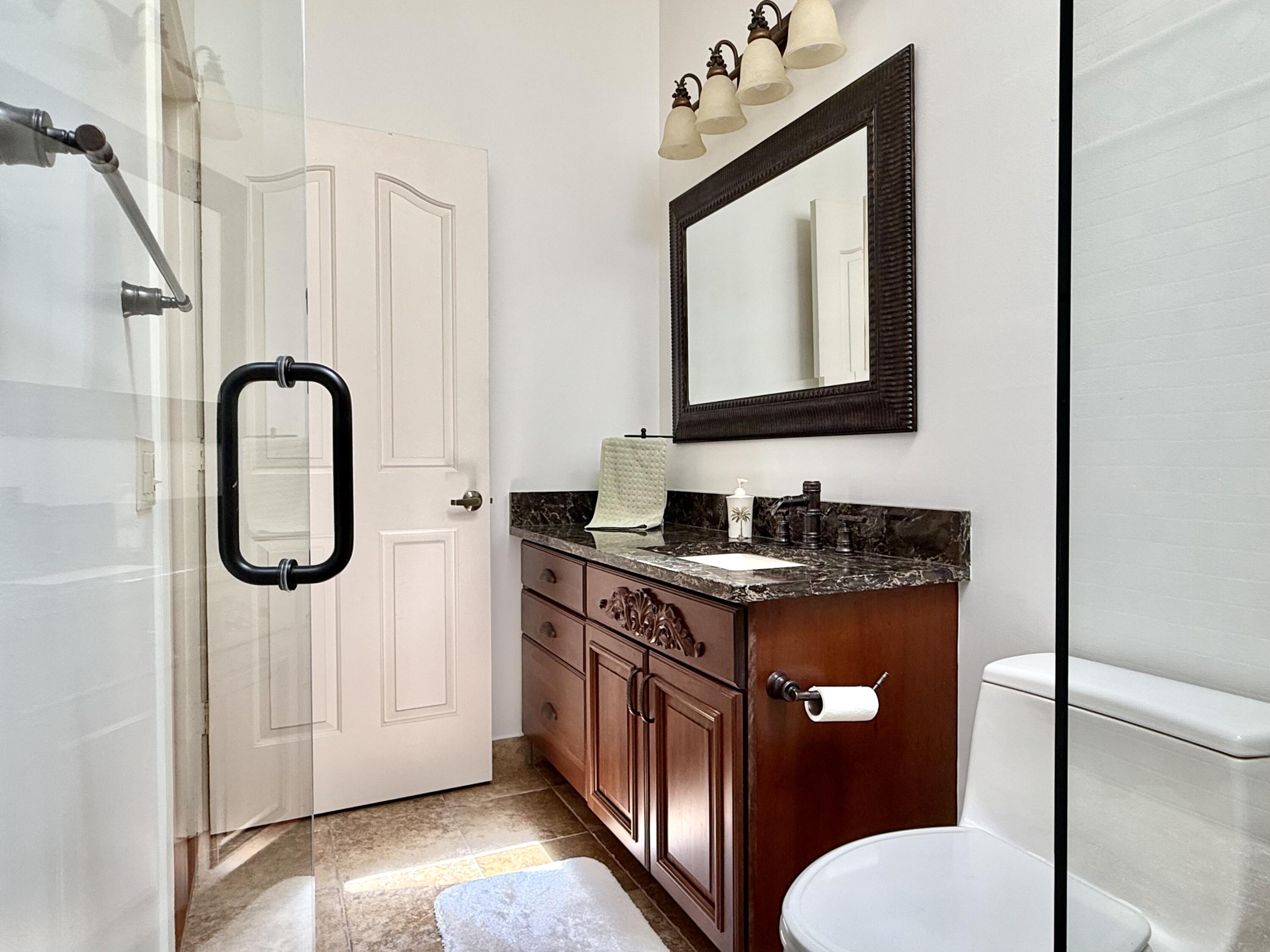 187 Hampton Circle Jupiter, FL 33458 - Photo 46 of 80 Bathroom 2