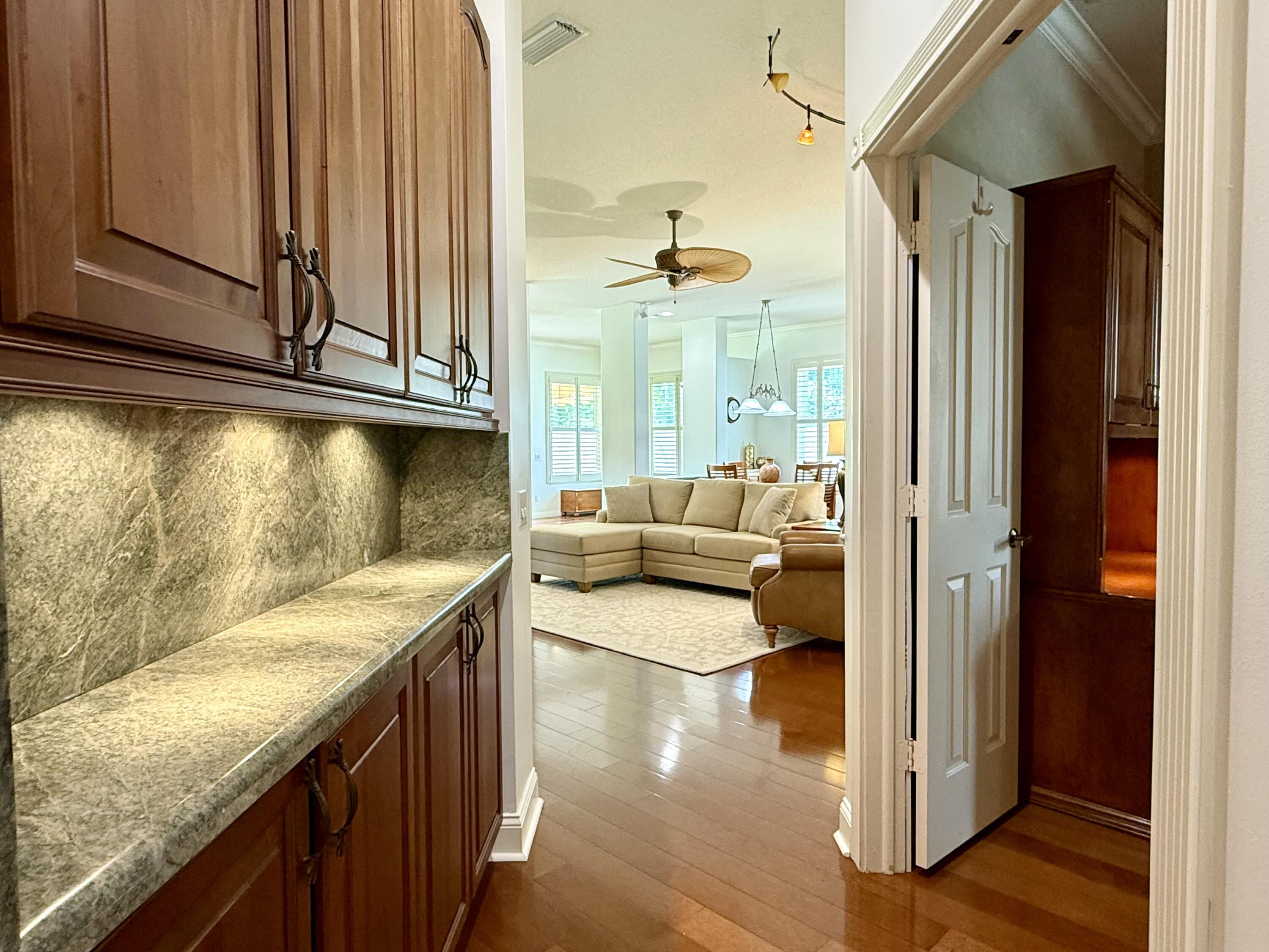 187 Hampton Circle Jupiter, FL 33458 - Photo 50 of 80 Hallway