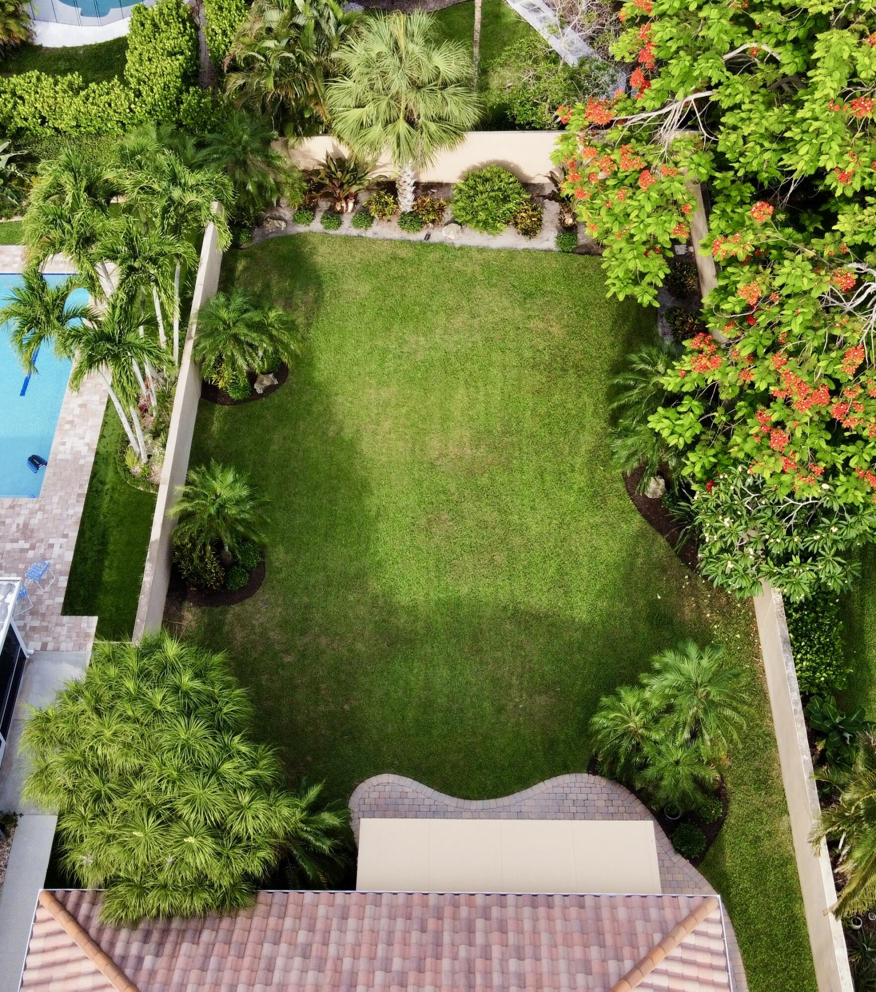 187 Hampton Circle Jupiter, FL 33458 - Photo 54 of 80 Back Yard