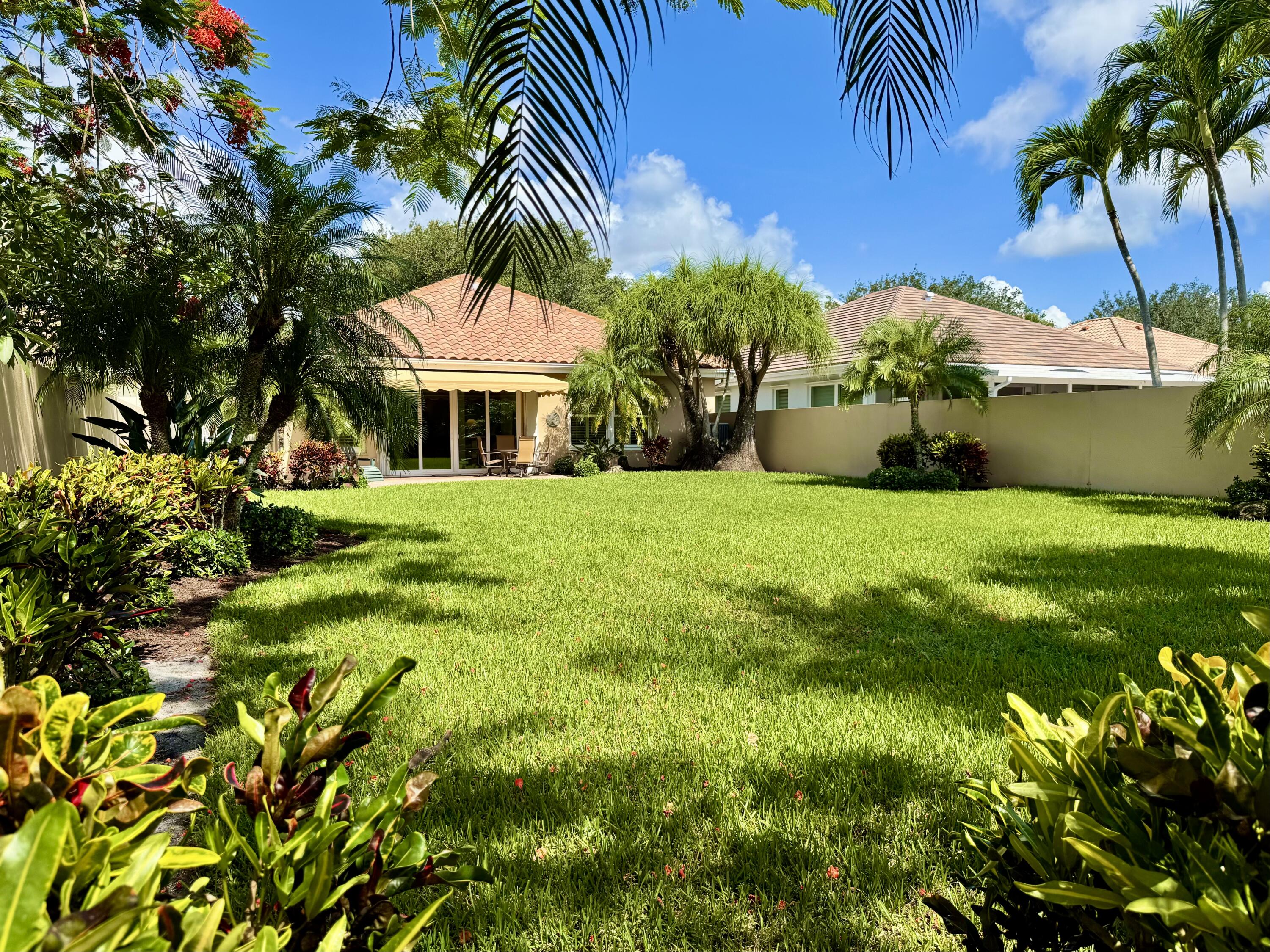 187 Hampton Circle Jupiter, FL 33458 - Photo 64 of 80 Back Yard
